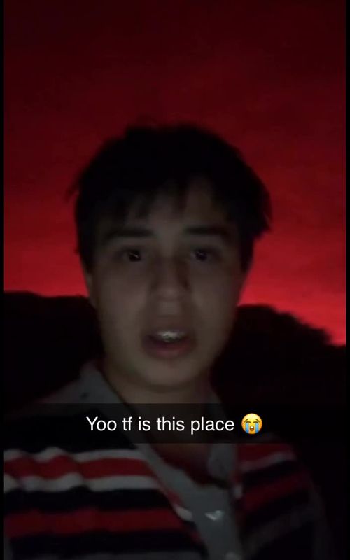 Just entered the house, there are some ugly ahh robots inside tho 😭😂 #FNAF #fnaf4 #scary #backrooms #fyp 