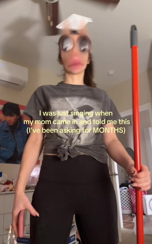 HER HAT BEINF UPSIDE DOWN KILLS ME #fyp #cruise #nj #himynameislilyan #foryoupage 