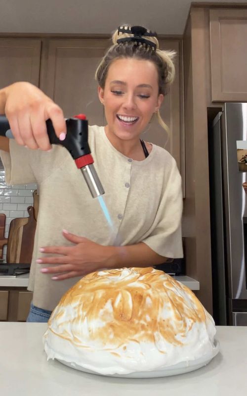 No wonder it’s hard to make 🔥🍦 #DIY #baking making a baked alaska ice cream brownie cake