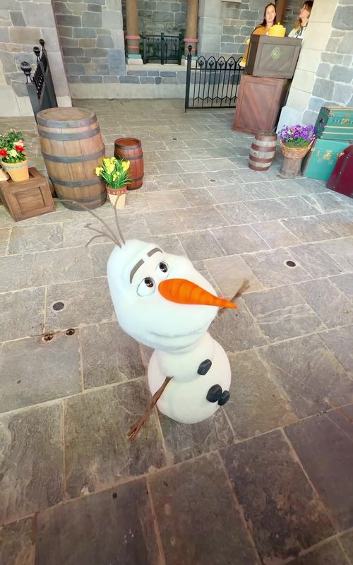 🤯😭 #disneyland #olaf #frozen 