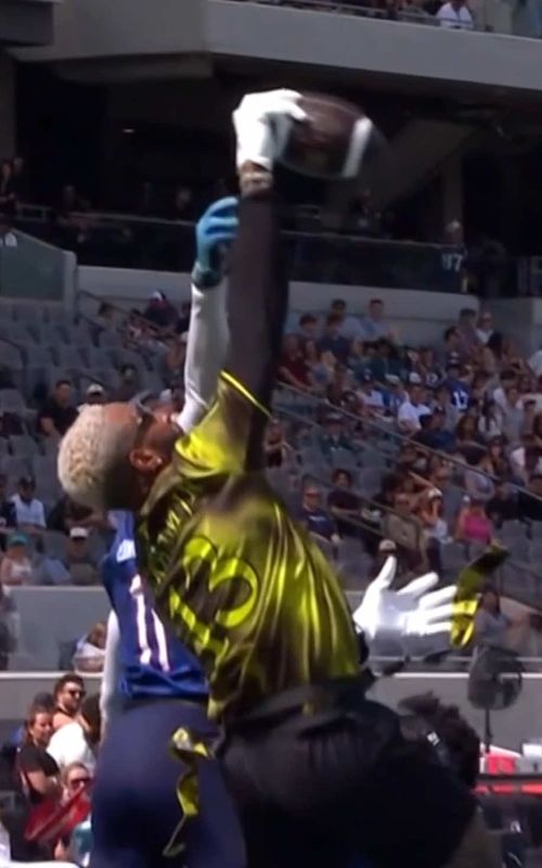 #odellbeckhamjr with the sick grab 😮‍💨 #nfl #joeburrow #jaydendaniels 