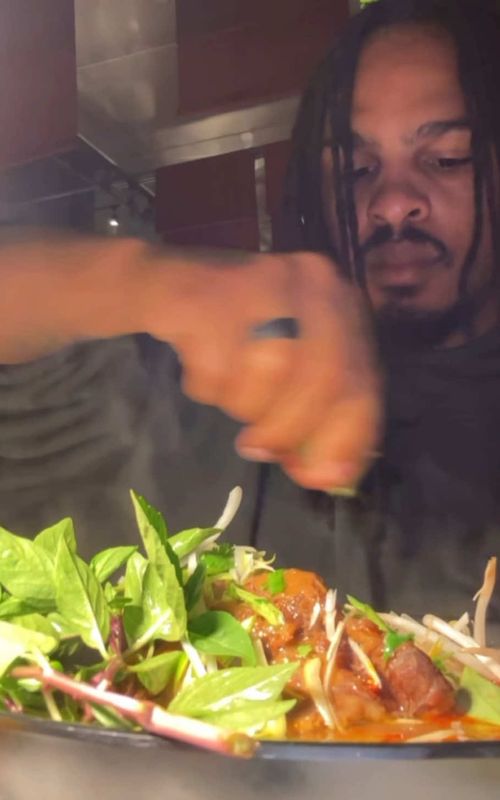 Pho Ngoc Yén taste test 💕 would you try it ? 💕 #foodcritic 