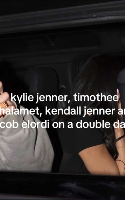 the funniest thing is that he's driving 😭😭 like what #kendalljenner #kyliejenner #timotheechalamet #jacobelordi #fypシ゚  Kendall Jenner, Jacob Elordi, Timothée Chalamet & Kylie Jenner duck from the paparazzi last night in LA