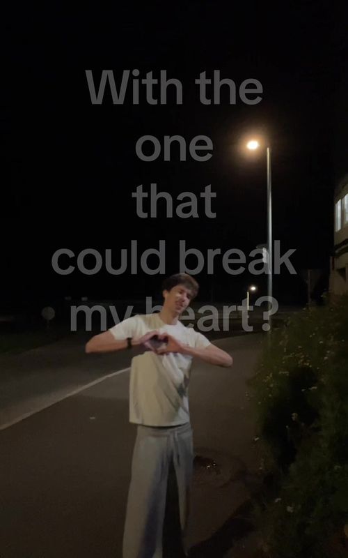 'Cause I was doin' better alone 🕴️ | Break My Heart - Dua Lipa | #breakmyheart #dualipa #lyrics #bernardothoelken_ #lyrics_songs 