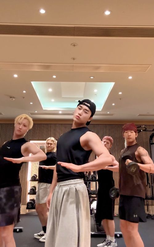 The gym playlist made me do it 💪 #ATEEZ #에이티즈 #GOLDENHOUR_Part5 #BAD 