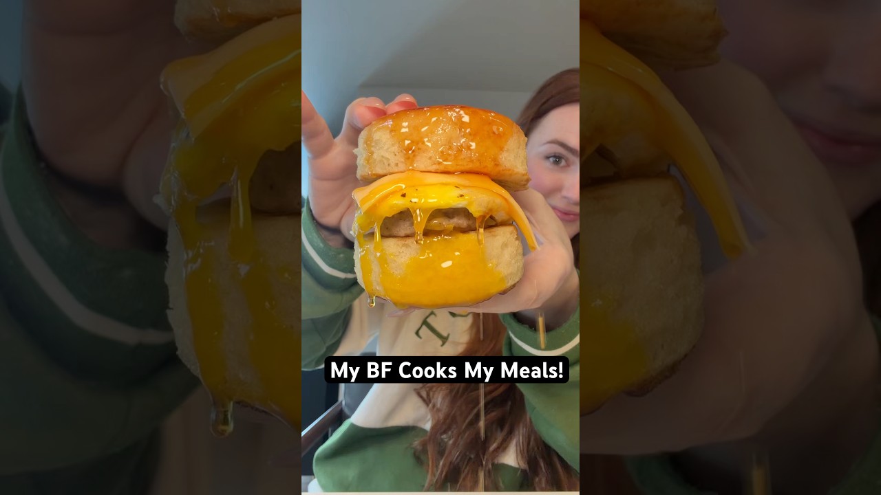 My BF cooks all my meals! #foodhacks #cooking #foodie #eating #breakfast #mcdonalds #chilioil